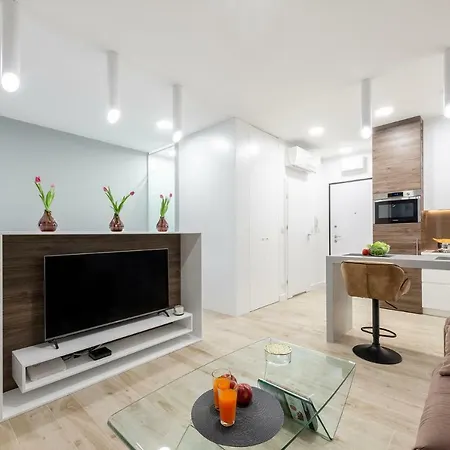 Luxury Miedzyborska 8b Warschau