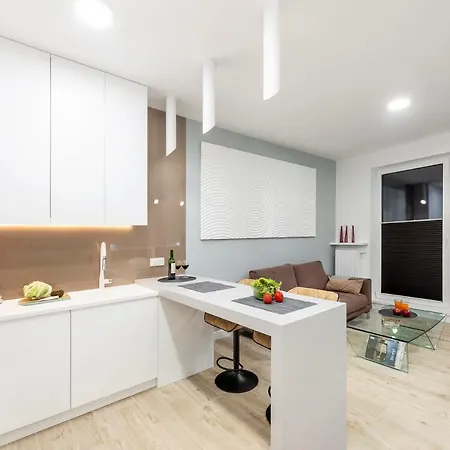 Luxury Miedzyborska 8b Apartmán *