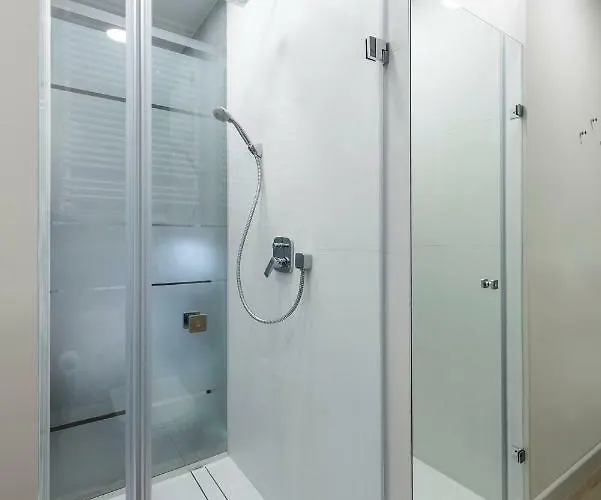 Apartamento Luxury Miedzyborska 8b Varsóvia